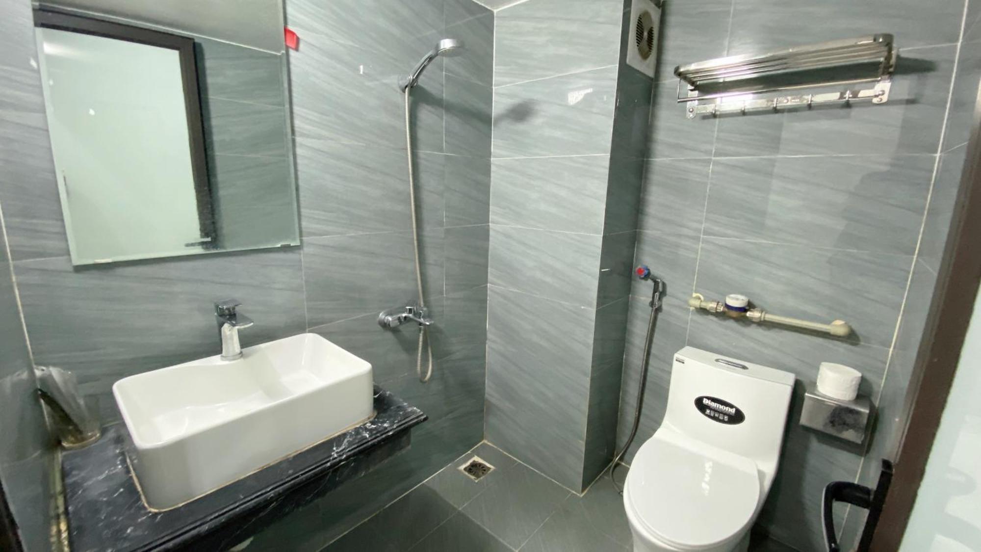 Era Apartment Tran Thai Tong Hanoi Bagian luar foto
